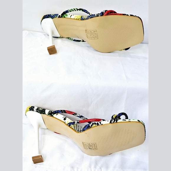 Size 8.5 Muticolored Snake Pattern Heel Sandals - Picture 6 of 7